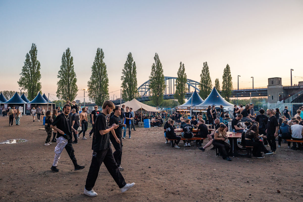 Loading... just a sec